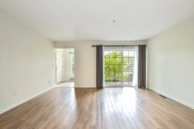 $2,500 | 120 West Oakbrook Drive, Ann Arbor, MI 48103