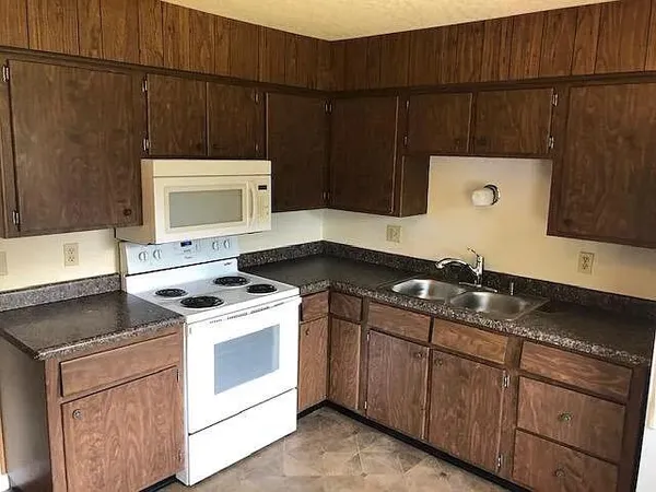 $825 | 12631 West Michigan Avenue, Unit A, Parma, MI 49269