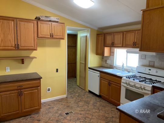 1041 Strecker Street Ridgecrest, CA 93555 - Photo 3 of 20