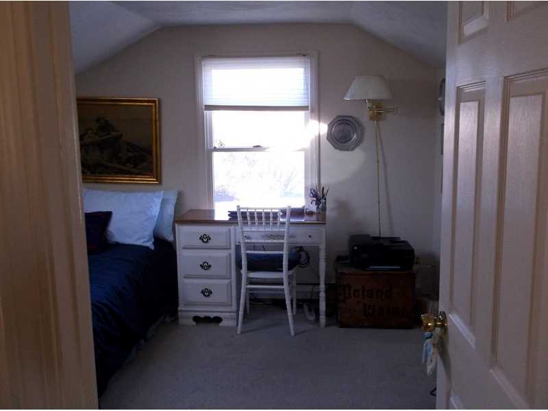 122 Purgatory Road, Unit C Middletown, RI 02842 - Photo 13 of 18 Bathroom.