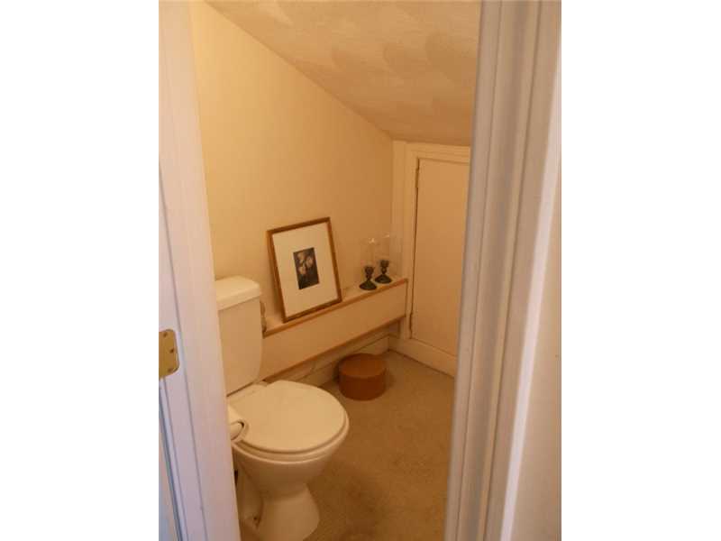 122 Purgatory Road, Unit C Middletown, RI 02842 - Photo 15 of 18 Bathroom.