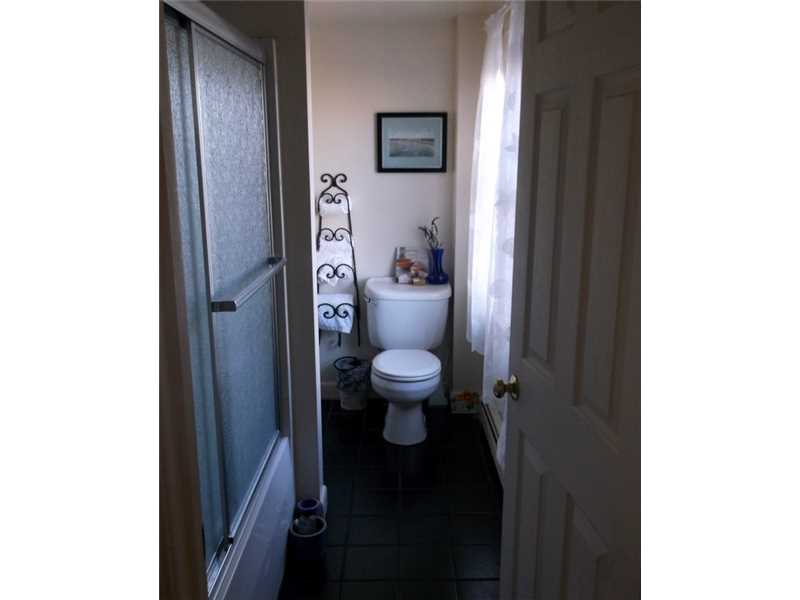 122 Purgatory Road, Unit C Middletown, RI 02842 - Photo 17 of 18 Bathroom.