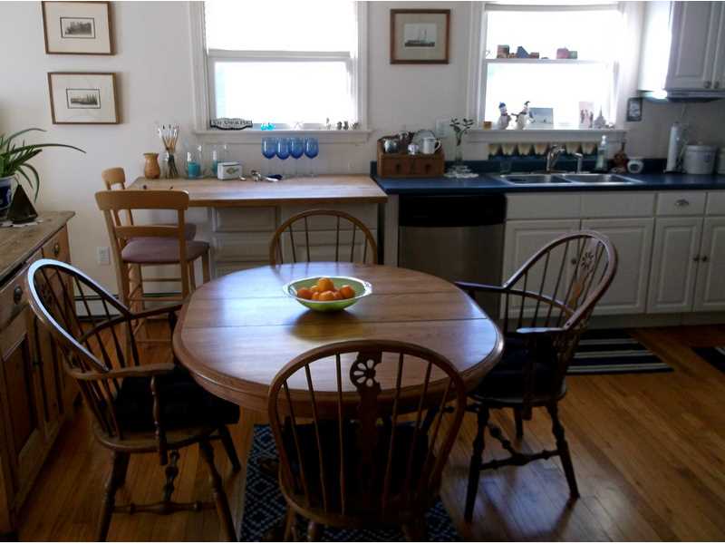 122 Purgatory Road, Unit C Middletown, RI 02842 - Photo 7 of 18 Dining Area.