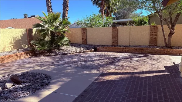 $2,095 | 1009 Smith Street, Las Vegas, NV 89108