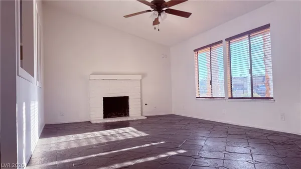 $2,095 | 1009 Smith Street, Las Vegas, NV 89108