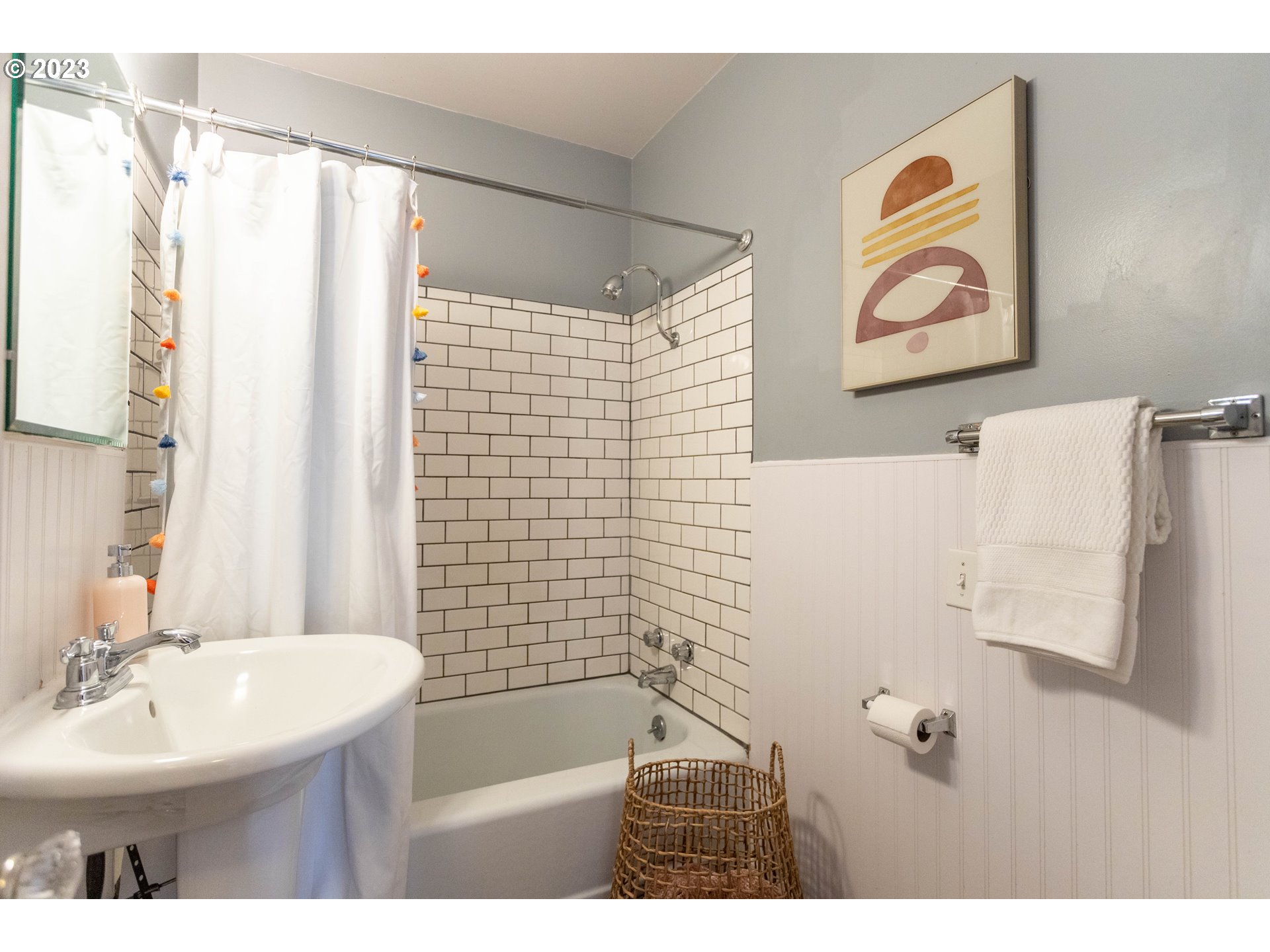 8963 Northeast Emerson Street Portland, OR 97220 - Photo 24 of 35