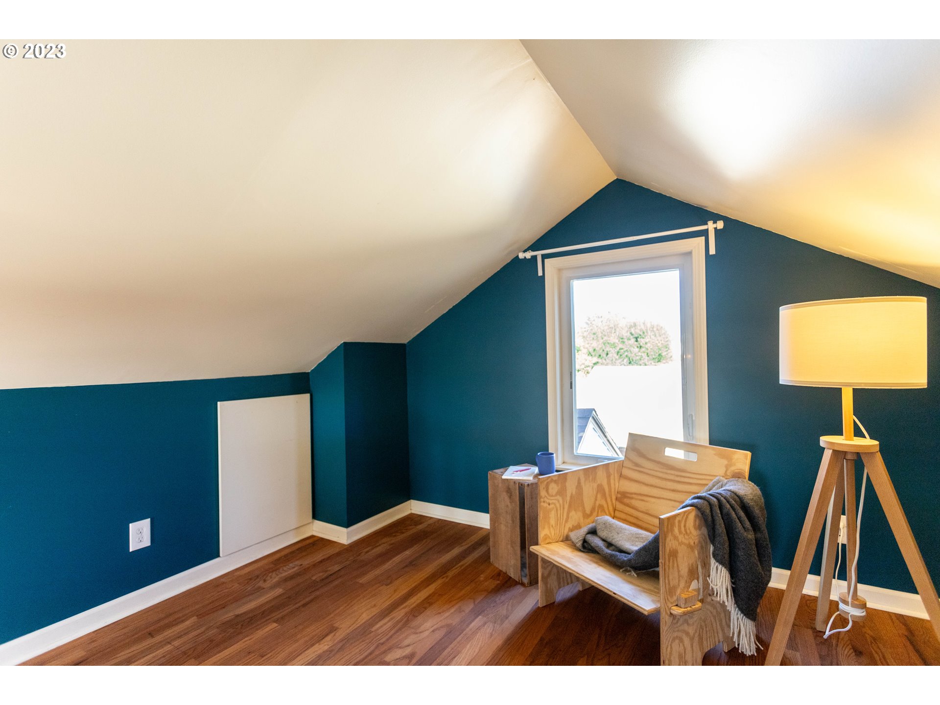 8963 Northeast Emerson Street Portland, OR 97220 - Photo 27 of 35