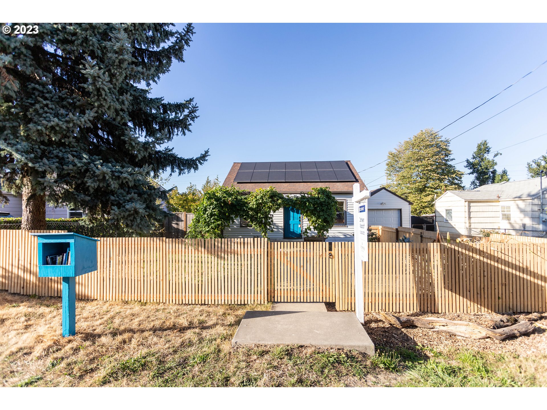 8963 Northeast Emerson Street Portland, OR 97220 - Photo 3 of 35
