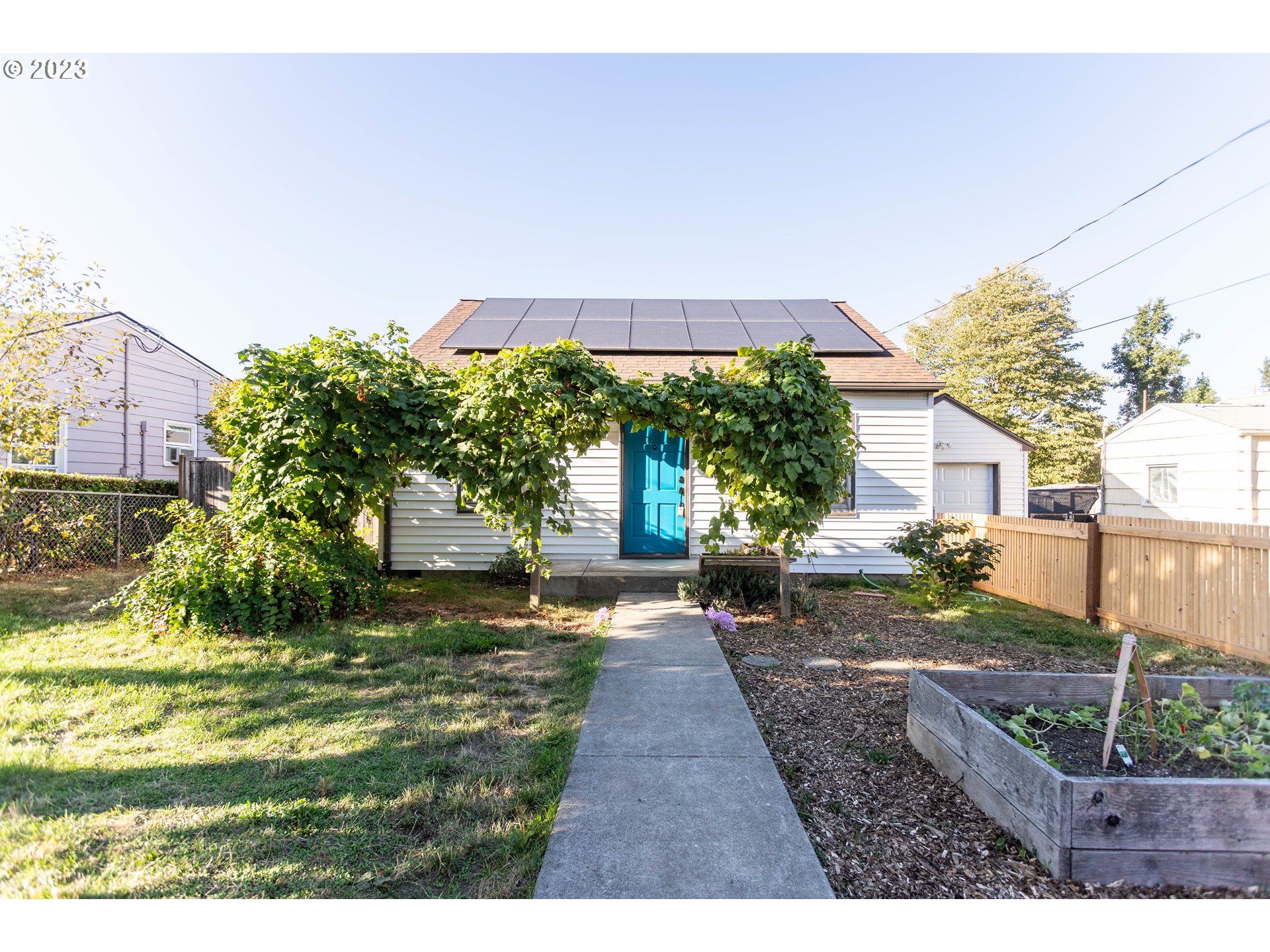 8963 Northeast Emerson Street Portland, OR 97220 - Photo 4 of 35
