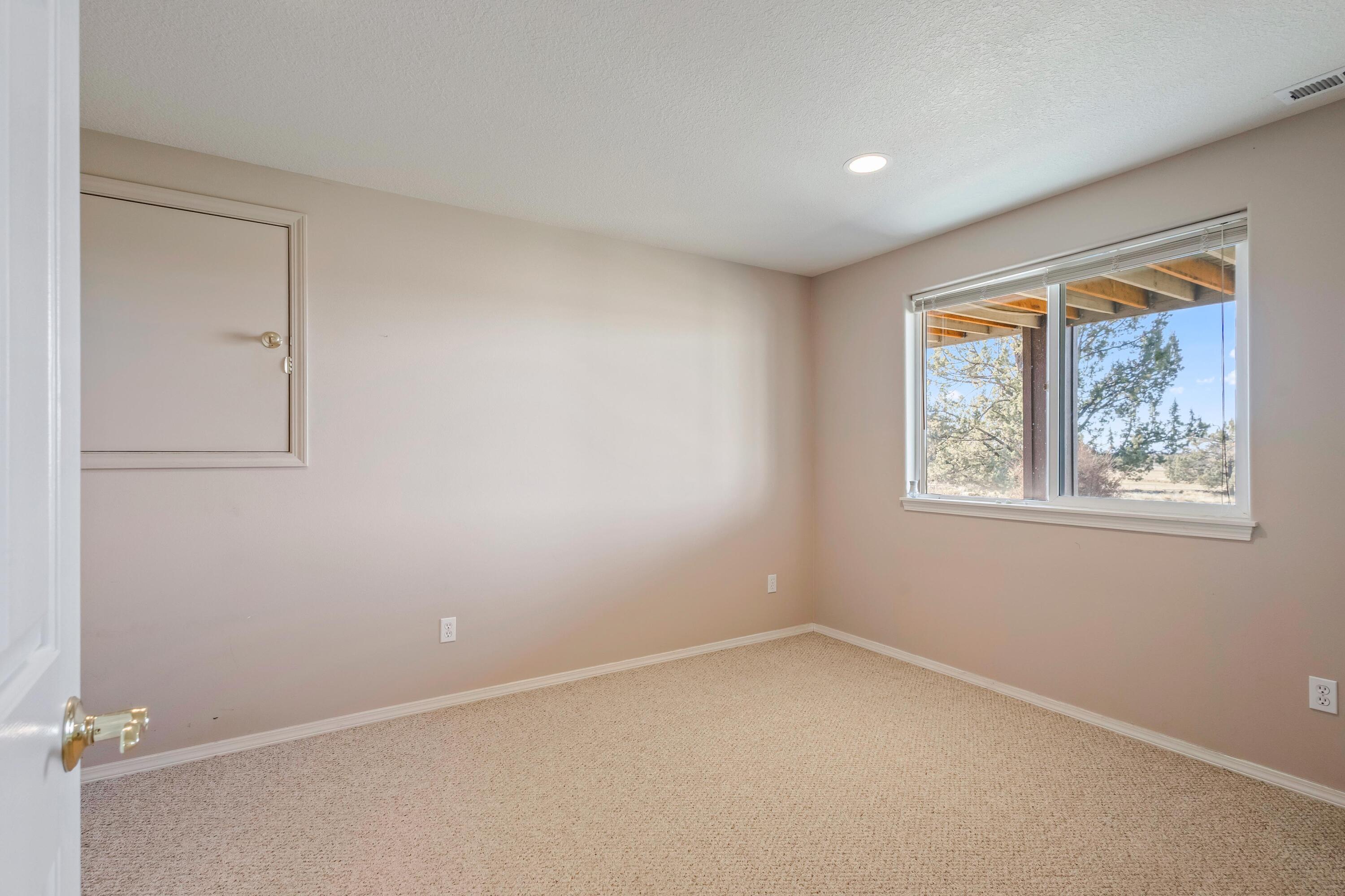1164 Southwest Parrish Lane Powell Butte, OR 97753 - Photo 39 of 54 35