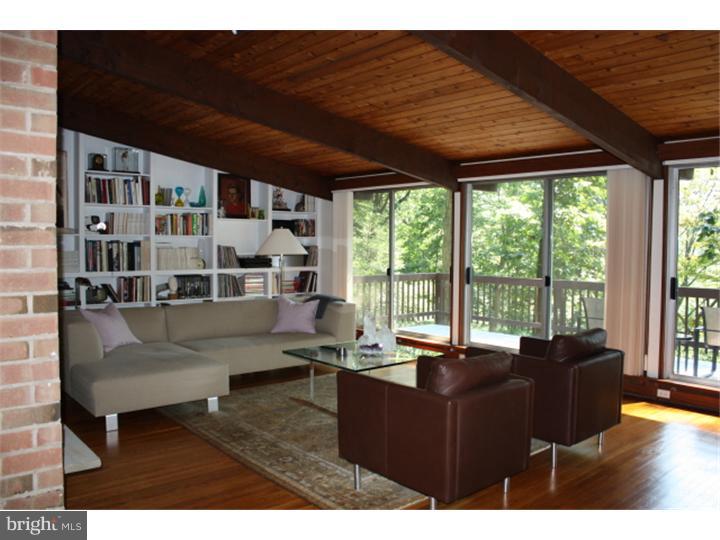 730 Limehouse Road Radnor, PA 19087 - Photo 4 of 25 Living Room