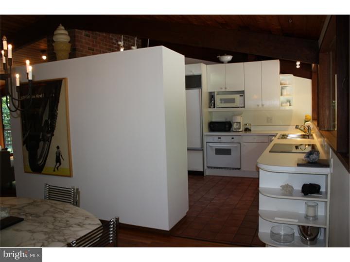 730 Limehouse Road Radnor, PA 19087 - Photo 10 of 25 Kitchen