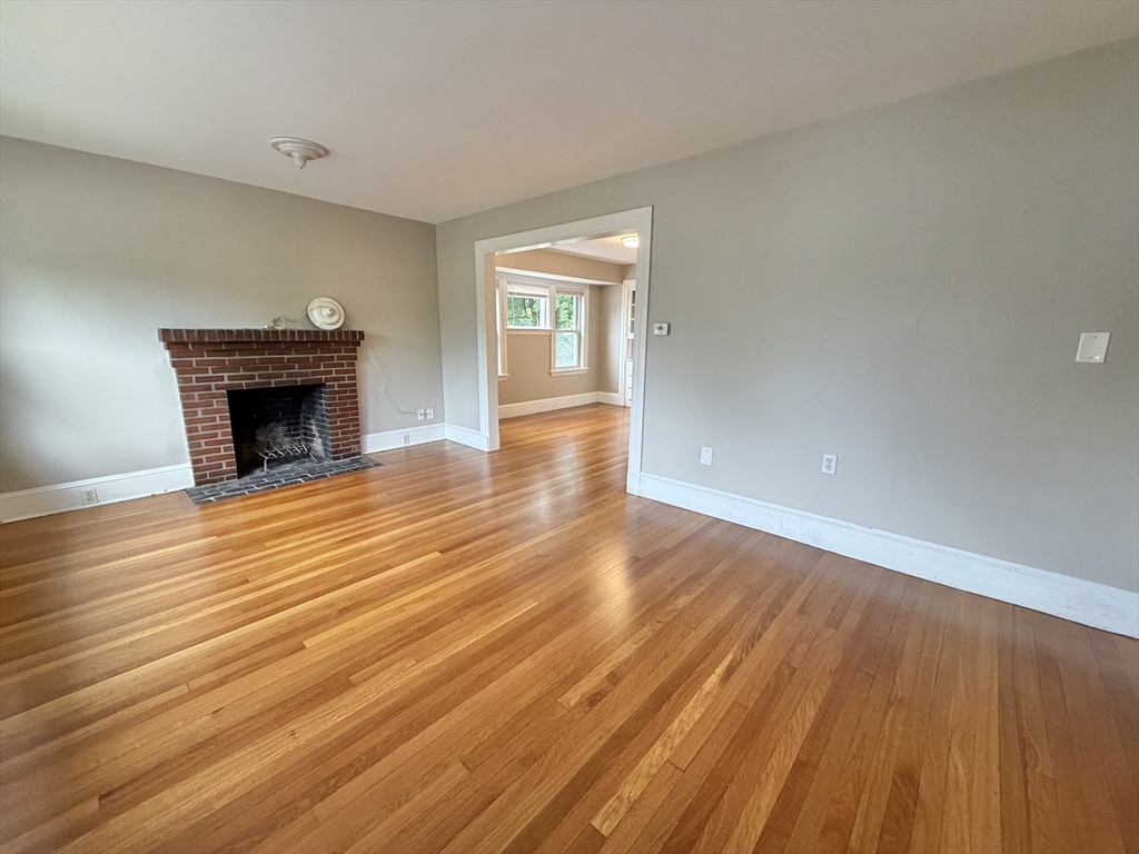 63 Newell Road, Unit 1 Newton, MA 02466 - Photo 4 of 25 Gallery Image 4