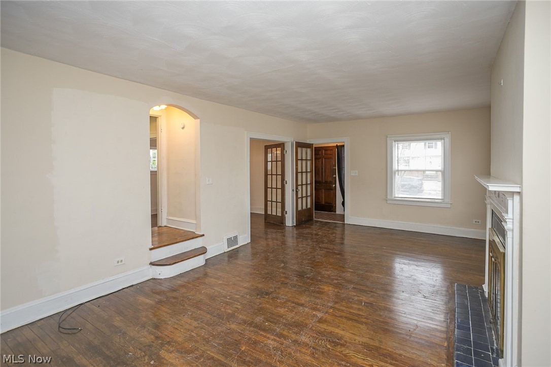 1159 Quilliams Road Cleveland, OH 44121 - Photo 7 of 33 Gallery Image 7
