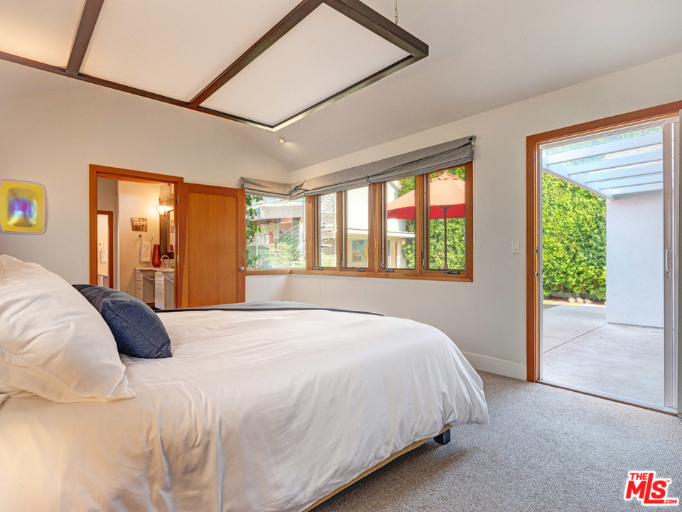 10543 Northvale Road Los Angeles, CA 90064 - Photo 16 of 35 Gallery Image 16
