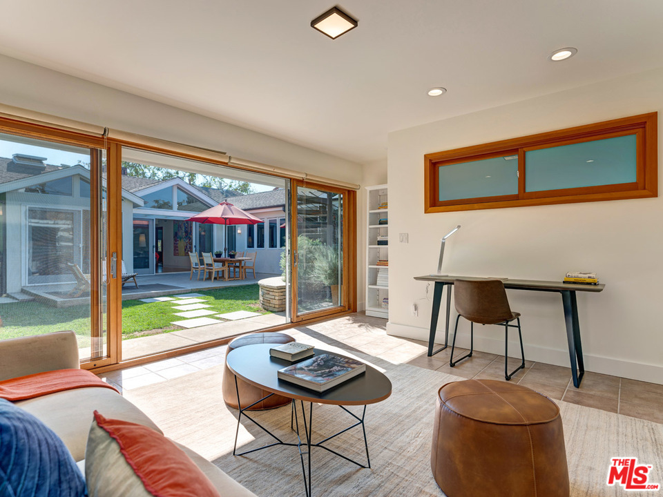 10543 Northvale Road Los Angeles, CA 90064 - Photo 19 of 35 Gallery Image 19