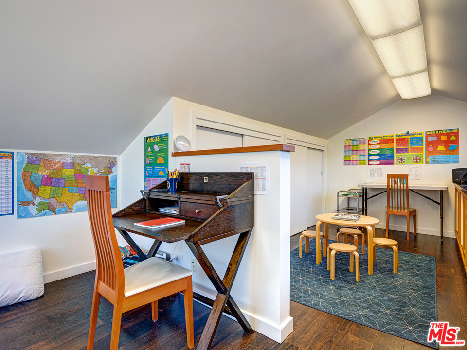10543 Northvale Road Los Angeles, CA 90064 - Photo 24 of 35 Gallery Image 24