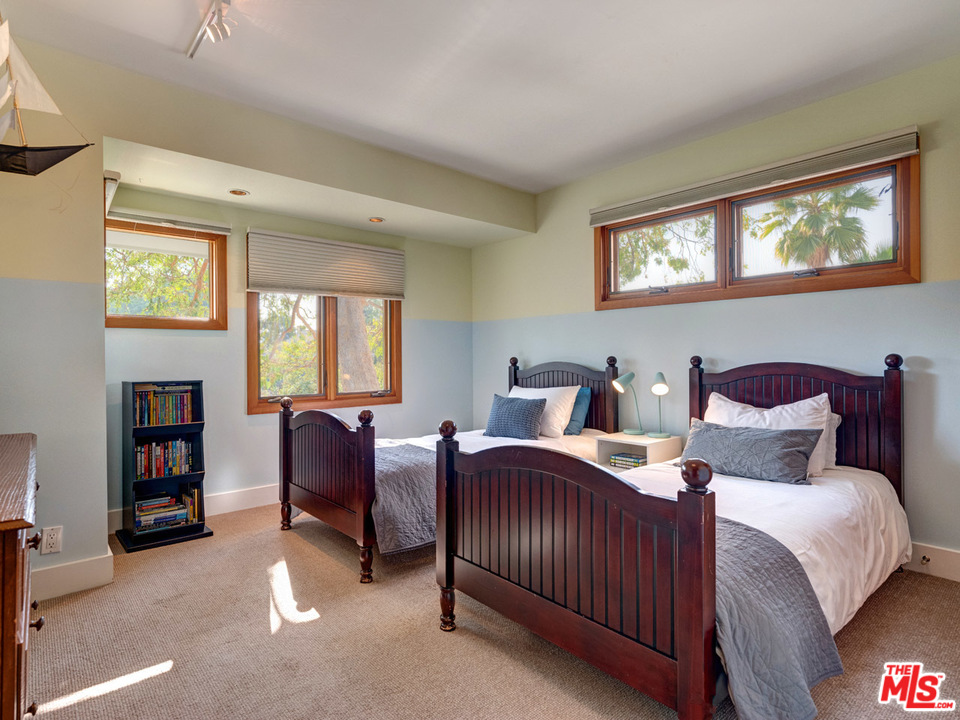 10543 Northvale Road Los Angeles, CA 90064 - Photo 28 of 35 Gallery Image 28
