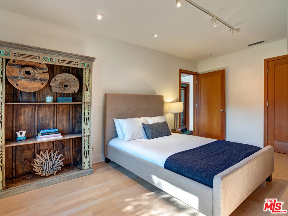 10543 Northvale Road Los Angeles, CA 90064 - Photo 30 of 35 Gallery Image 30