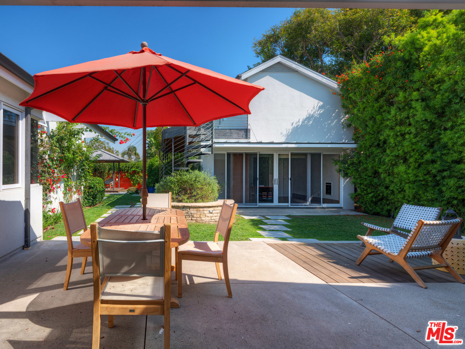 10543 Northvale Road Los Angeles, CA 90064 - Photo 4 of 35 Gallery Image 4