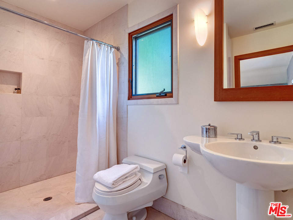 10543 Northvale Road Los Angeles, CA 90064 - Photo 31 of 35 Gallery Image 31