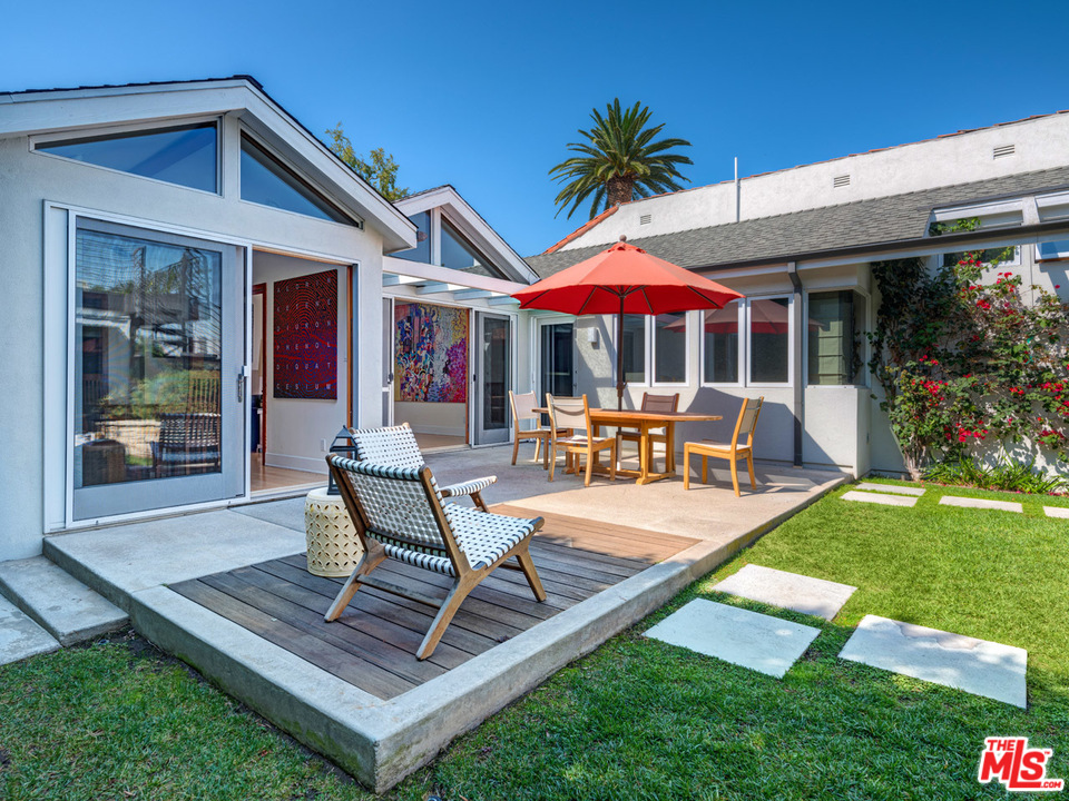 10543 Northvale Road Los Angeles, CA 90064 - Photo 5 of 35 Gallery Image 5