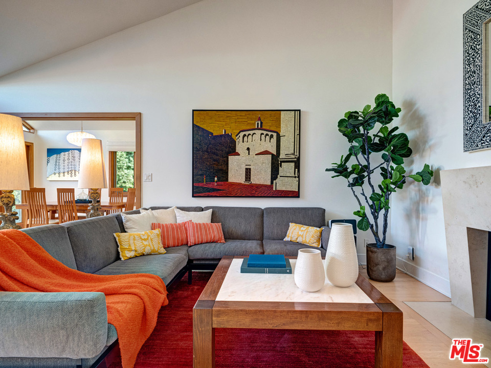 10543 Northvale Road Los Angeles, CA 90064 - Photo 6 of 35 Gallery Image 6