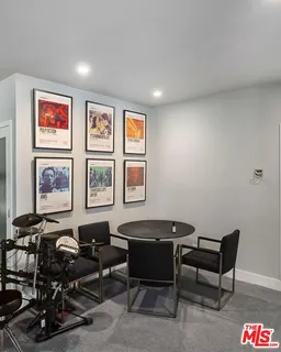 $55,000 | 1255 North Bundy Drive, Los Angeles, CA 90049