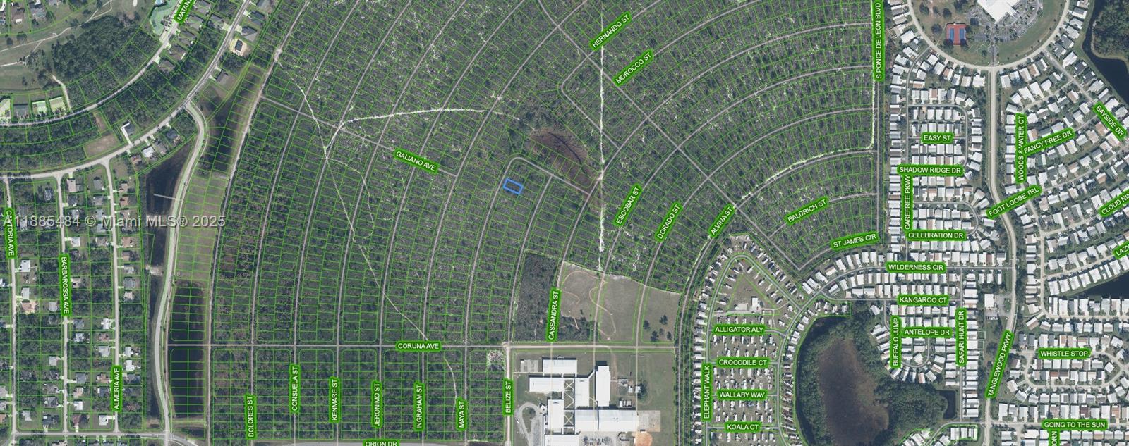 4725 Maya Street Sebring, FL 33872 - Photo 2 of 16 a view of a pathway both side of house