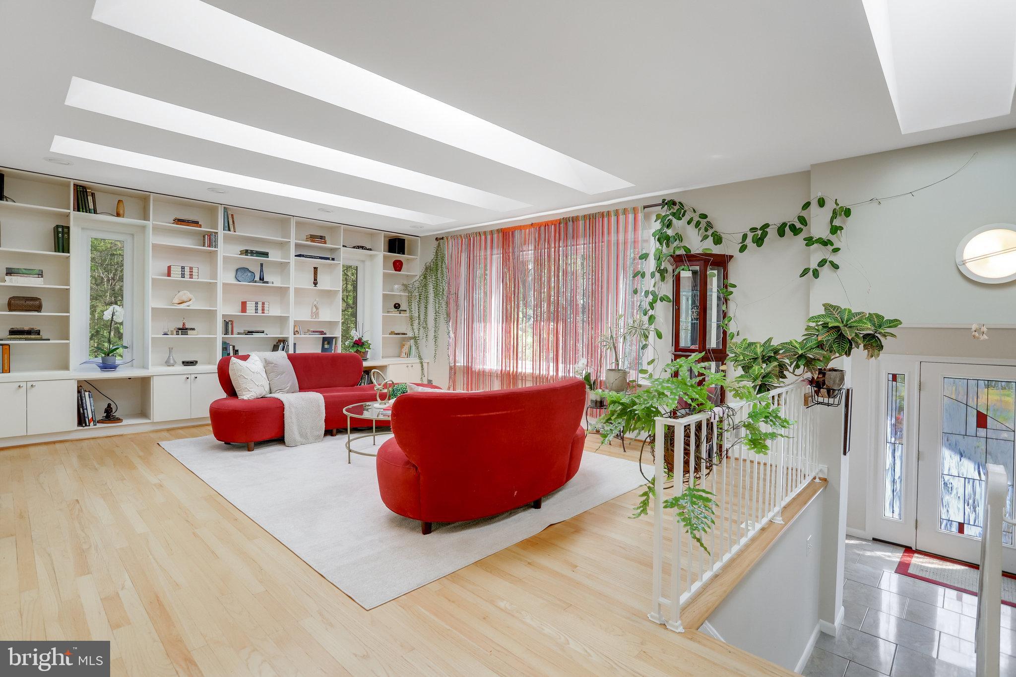 7112 Wesley Road Springfield, VA 22150 - Photo 3 of 43