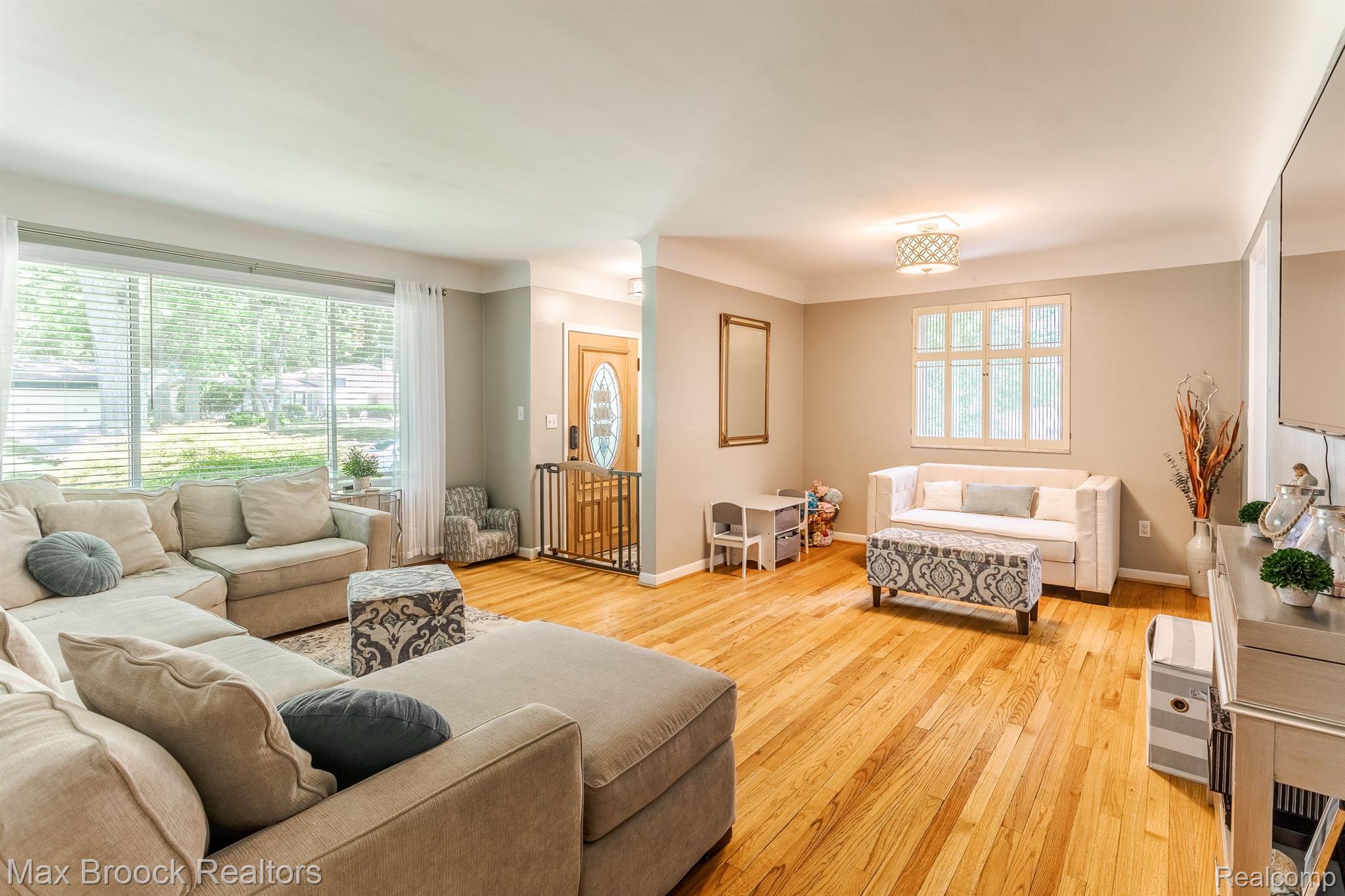 2056 Derby Road Birmingham, MI 48009 - Photo 5 of 25