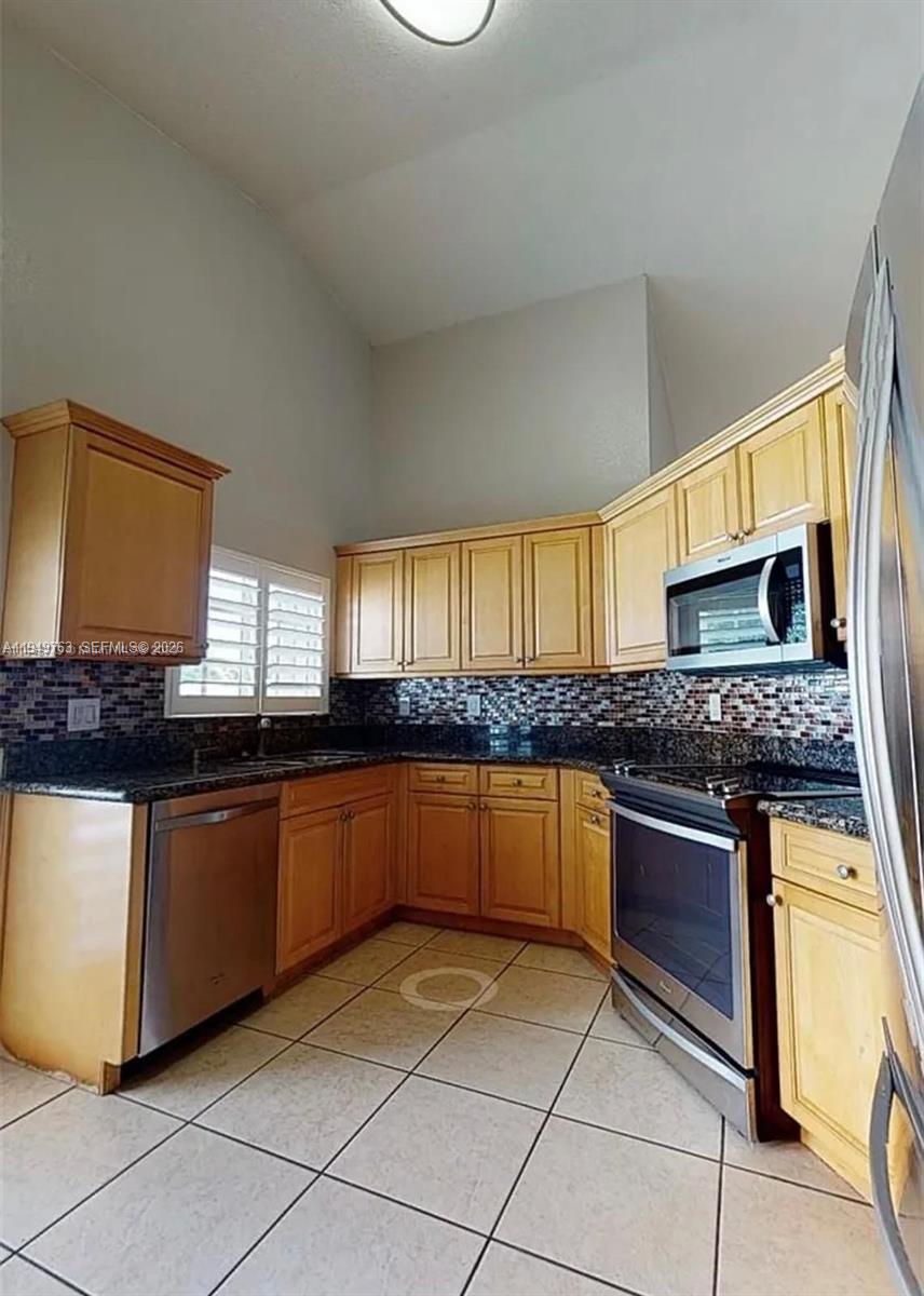 14001 Oak Ridge Drive Davie, FL 33325 - Photo 11 of 14