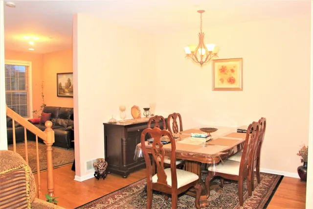 $2,900 | 2492 Waterbury Lane, Buffalo Grove, IL 60089