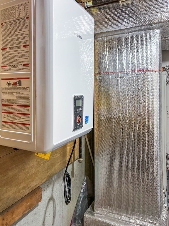 43 Oregon Road Ashland, MA 01721 - Photo 34 of 42 a view of balcony with furniture