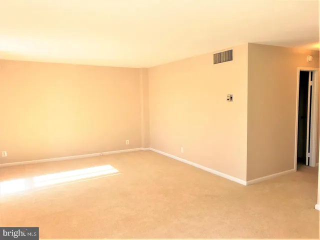 $1,700 | 6800 Fleetwood Road, Unit 708, McLean, VA 22101