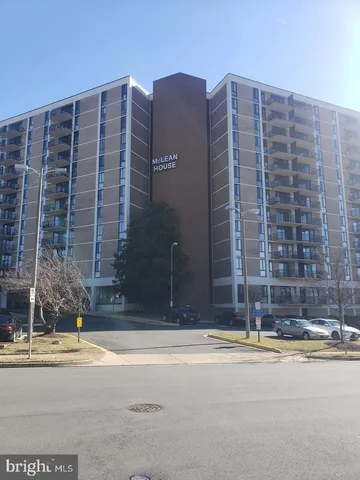 $1,700 | 6800 Fleetwood Road, Unit 708, McLean, VA 22101