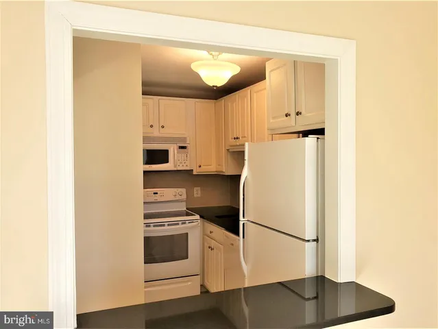 $1,700 | 6800 Fleetwood Road, Unit 708, McLean, VA 22101