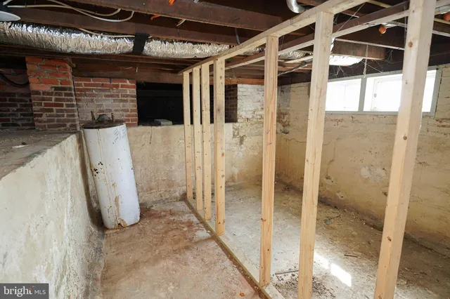 a view of a walk in closet