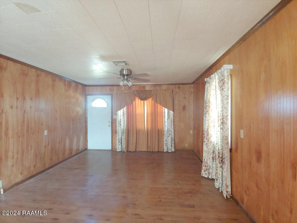 19407 Sevan Road Abbeville, LA 70510 - Photo 3 of 23 2 Living Room