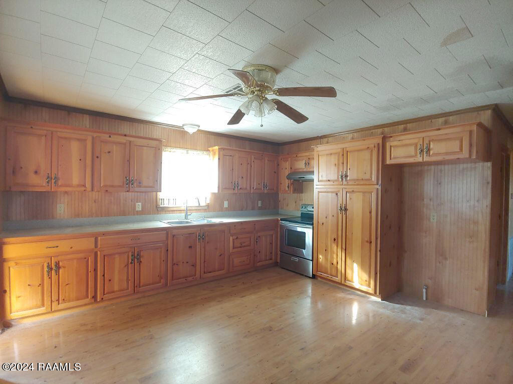 19407 Sevan Road Abbeville, LA 70510 - Photo 5 of 23 5 Kitchen