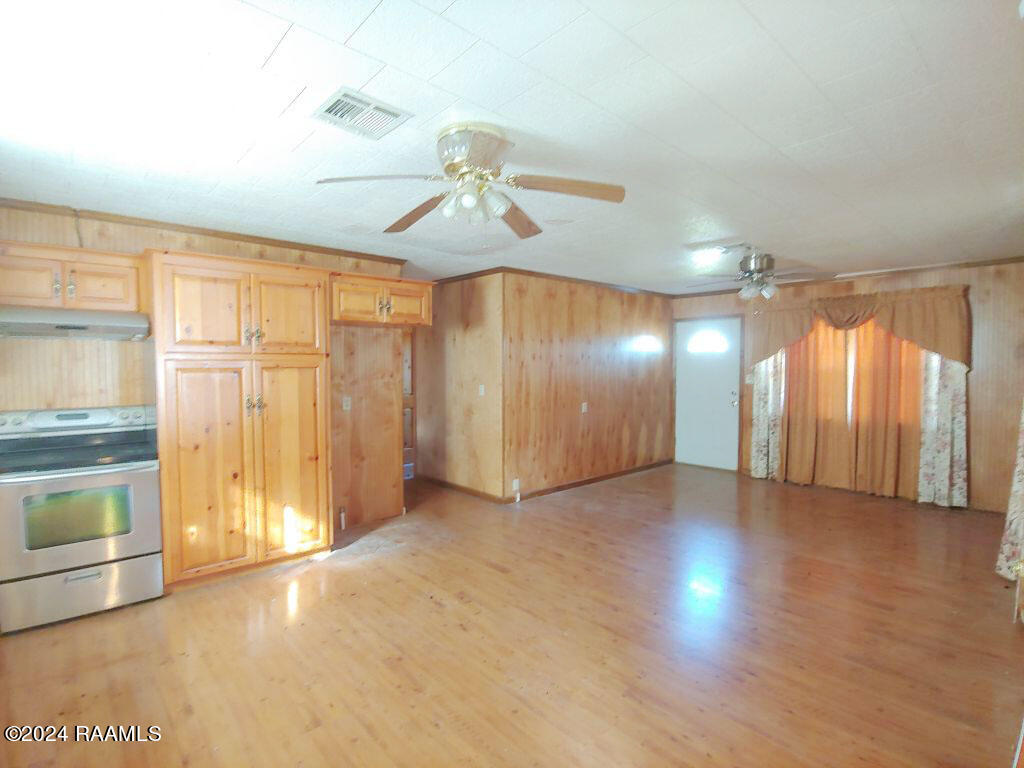 19407 Sevan Road Abbeville, LA 70510 - Photo 6 of 23 6 Open living area