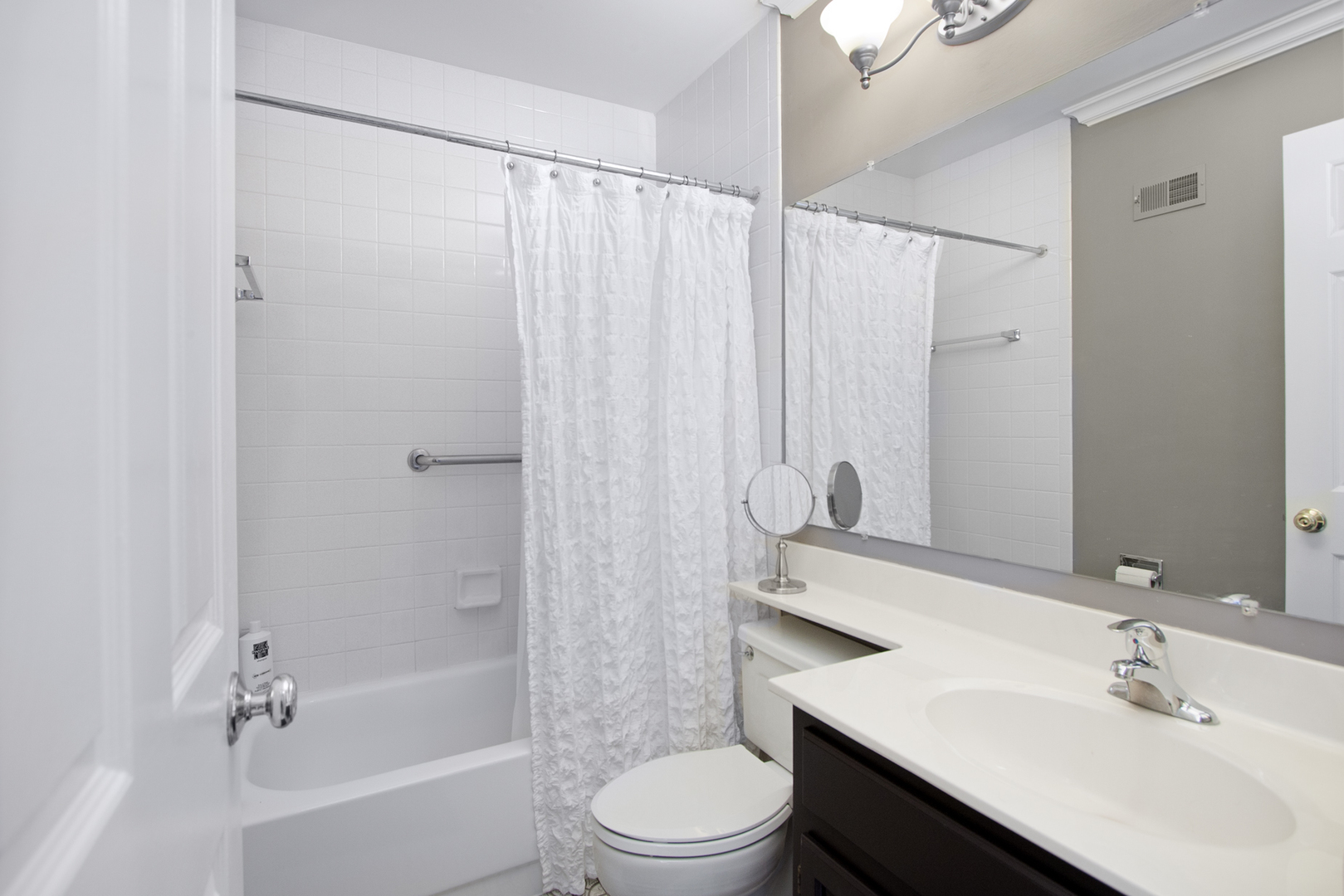 259 Timber Ridge Lane Lake Barrington, IL 60010 - Photo 20 of 46