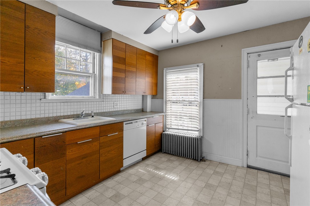 282 Thames Street Bristol, RI 02809 - Photo 28 of 50