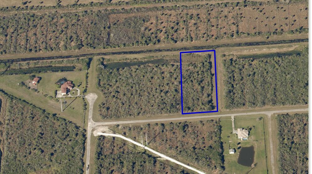 342 Trotters Street Palm Bay, FL 32909 - Photo 6 of 7 a view of a entryway