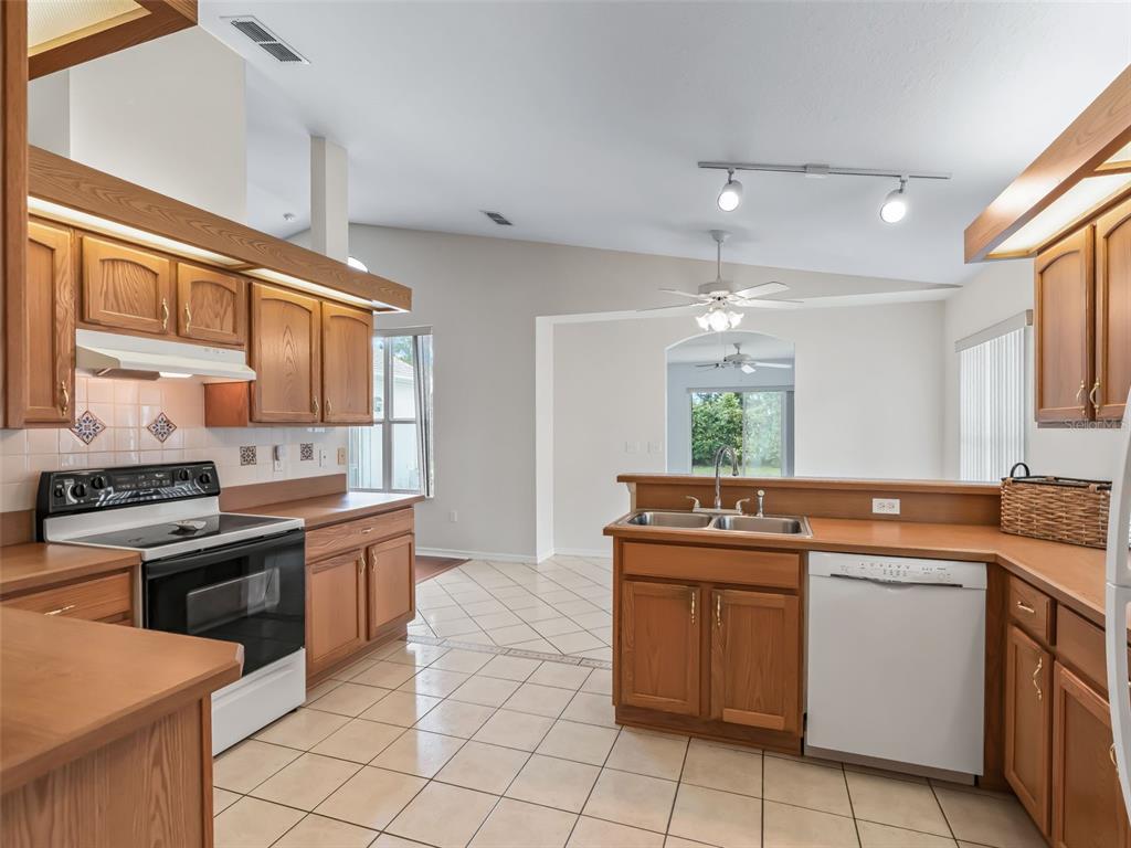 6318 Southwest 117th Loop Ocala, FL 34476 - Photo 15 of 48