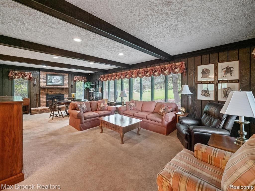 28153 Quail Hollow Road Farmington, MI 48331 - Photo 16 of 25 Gallery Image 16