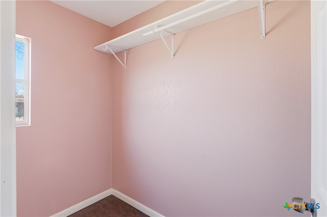 222 East Cedar Street Seguin, TX 78155 - Photo 25 of 46