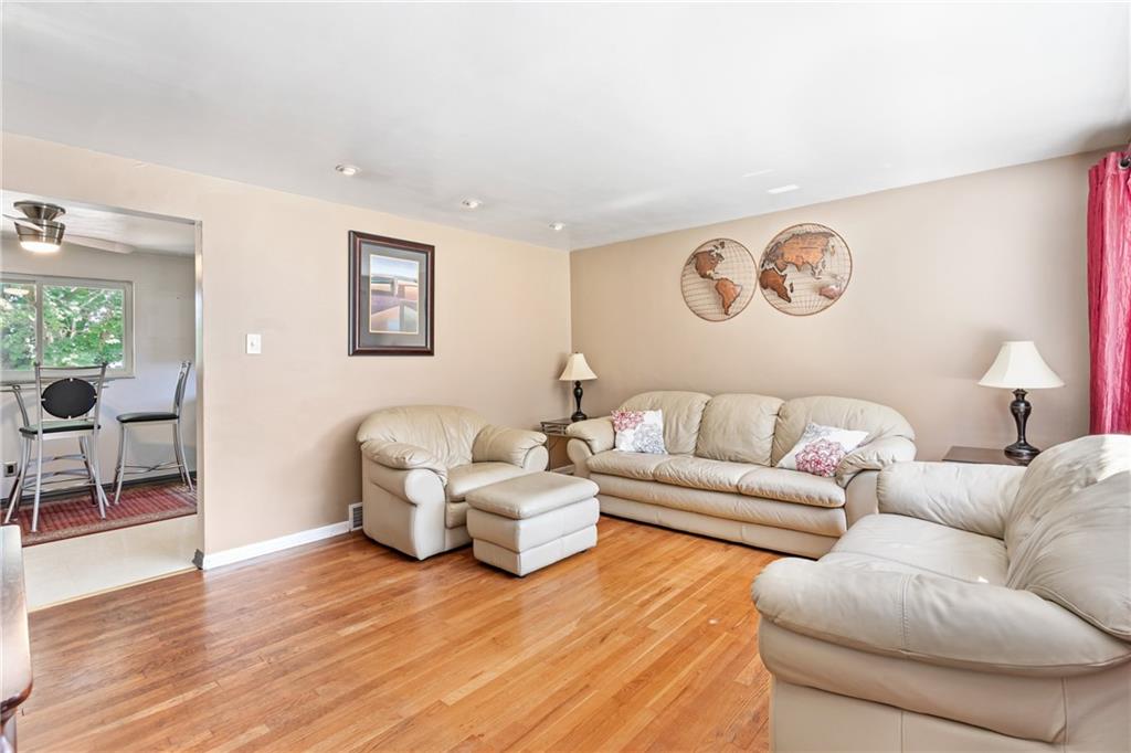 1011 Silver Lane McKees Rocks, PA 15136 - Photo 4 of 25 Gallery Image 4