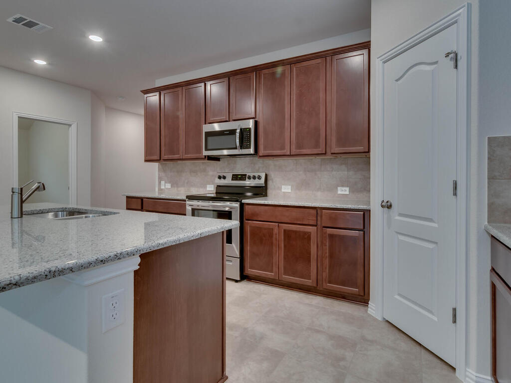 1104 Ridge Runner Drive Georgetown, TX 78628 - Photo 4 of 27