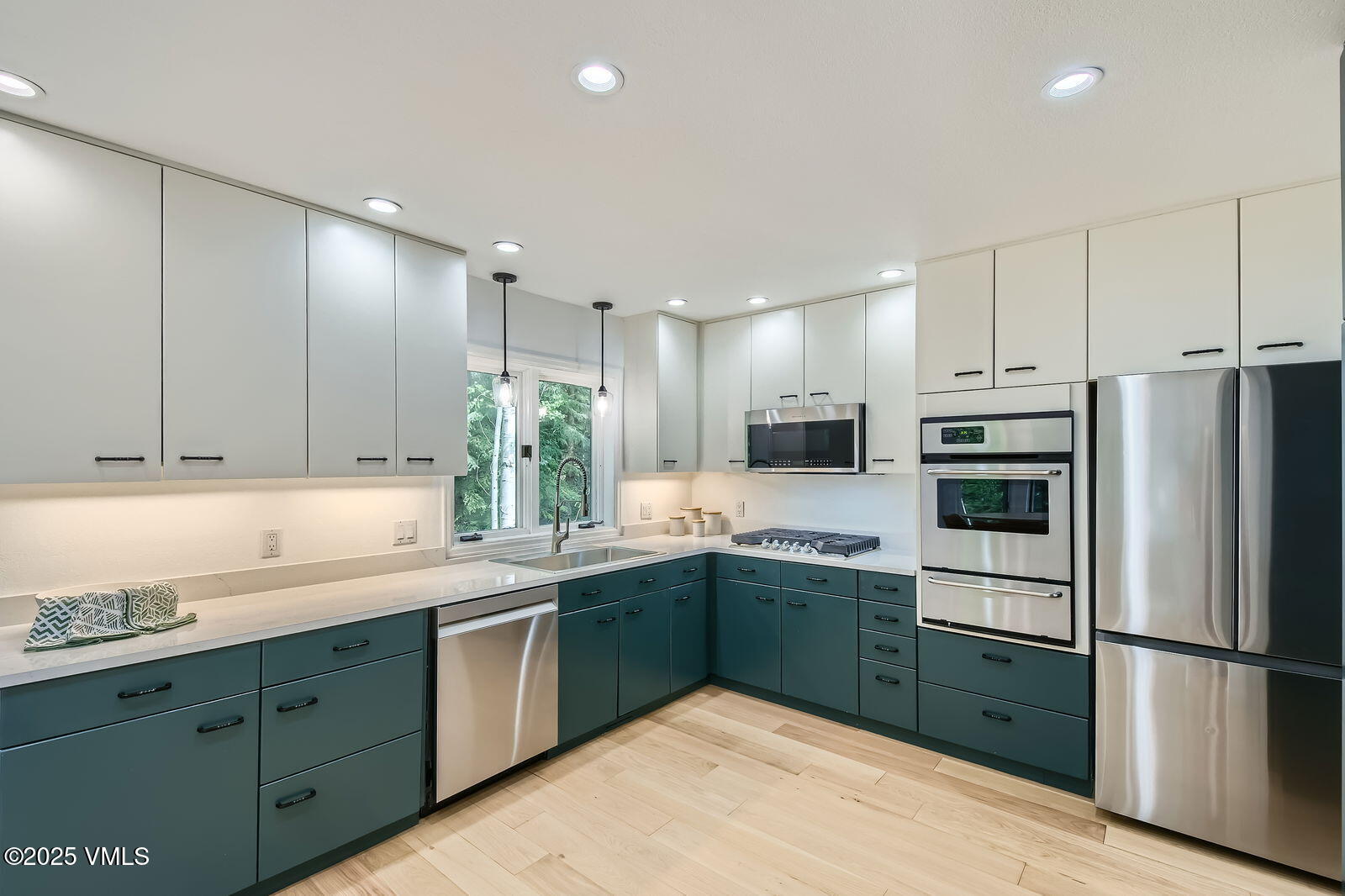 1359 Greenhill Court, Unit E Vail, CO 81657 - Photo 19 of 38 1359 greenhill court - Web Quality - 008